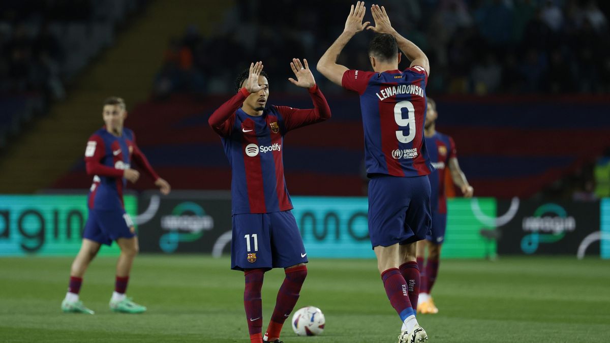 Barcelona díky hattricku Lewandowského porazila oslabenou Valencii